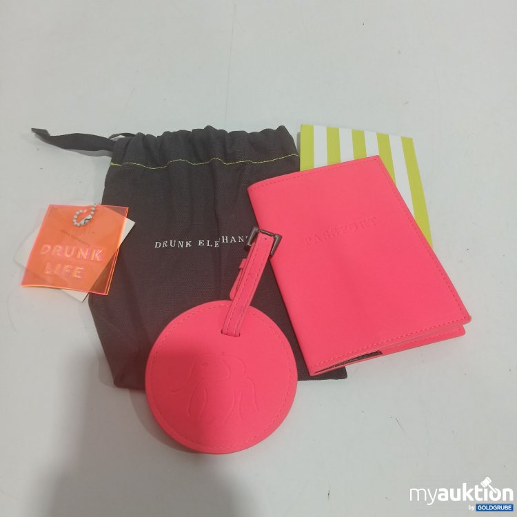 Artikel Nr. 913617 Artikel Nr. 913617: Drunk Elephant Reisepasshülle