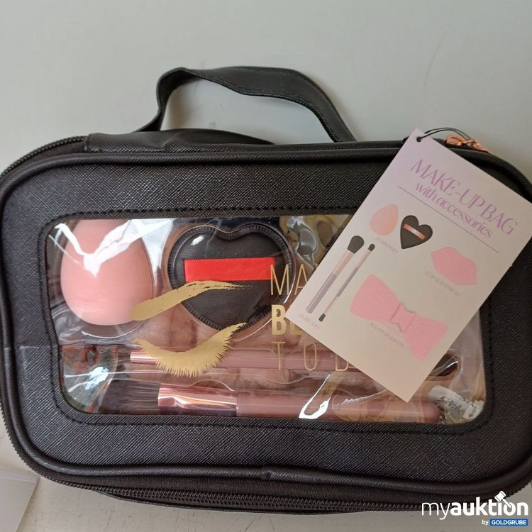 Artikel Nr. 976618: Make-Up Bag with Accessories