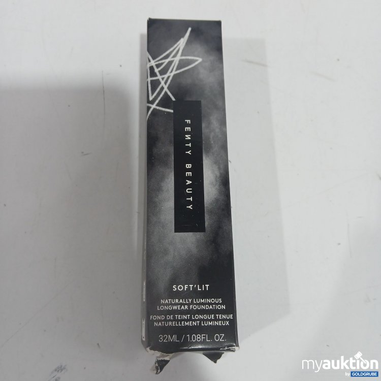Artikel Nr. 870621 Artikel Nr. 870621: Fenty Beauty Soft Lit Naturally Lumnious Longwear Foundation 32ml