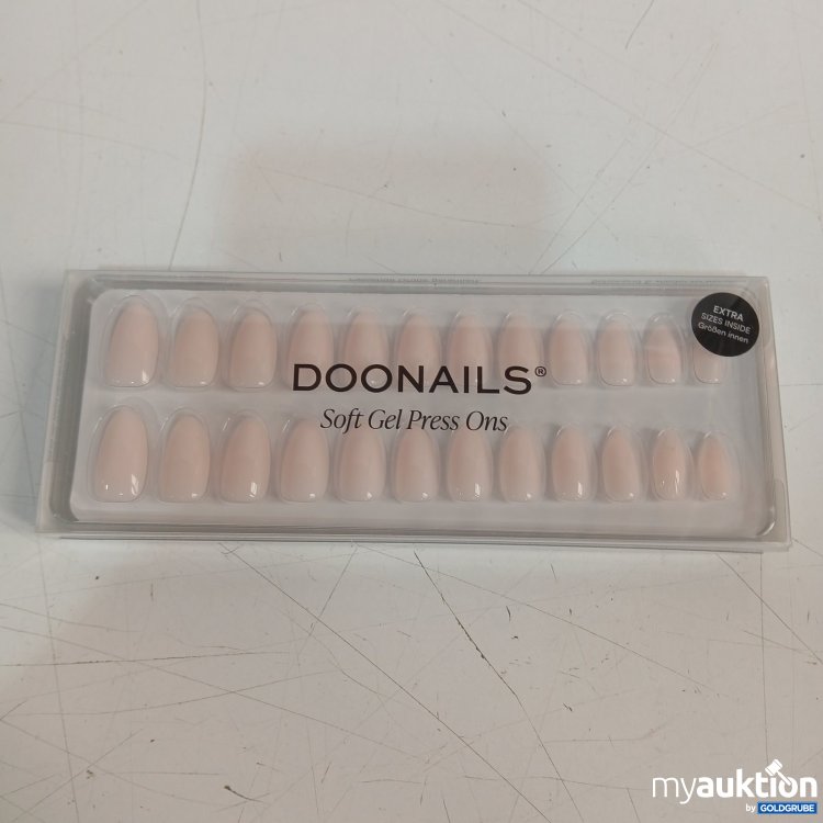 Artikel Nr. 526634 Artikel Nr. 526634: DOONAILS Soft Gel Press Ons Pillow Talk Short Almond 30stk