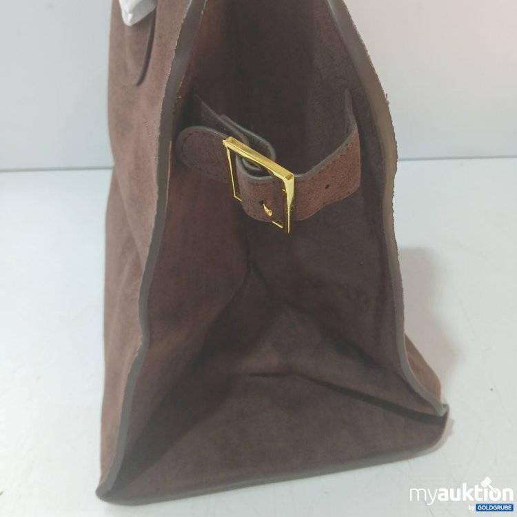 Artikel Nr. 939634 Artikel Nr. 939634: Soera braune Tasche aus Wildleder
Ca 35x26cm