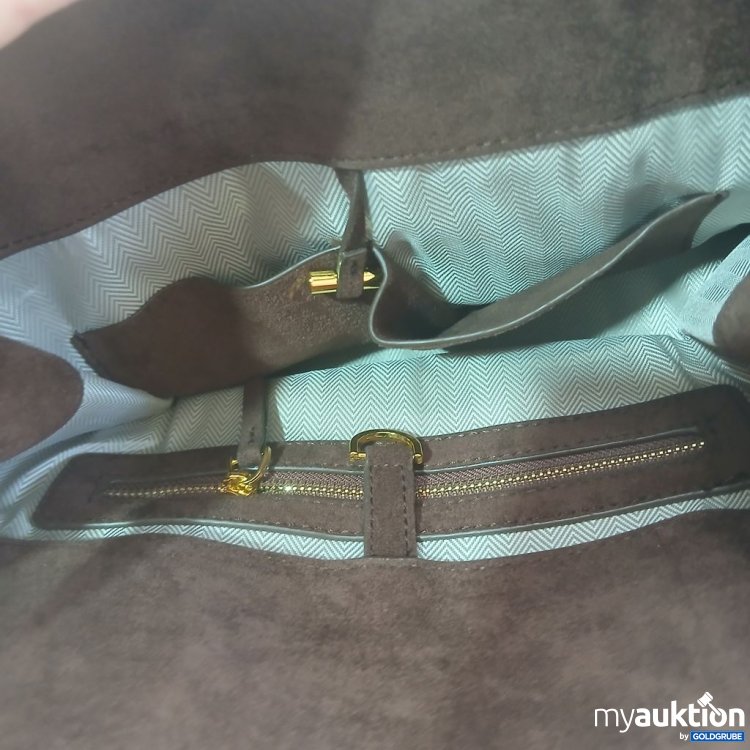 Artikel Nr. 939634 Artikel Nr. 939634: Soera braune Tasche aus Wildleder
Ca 35x26cm