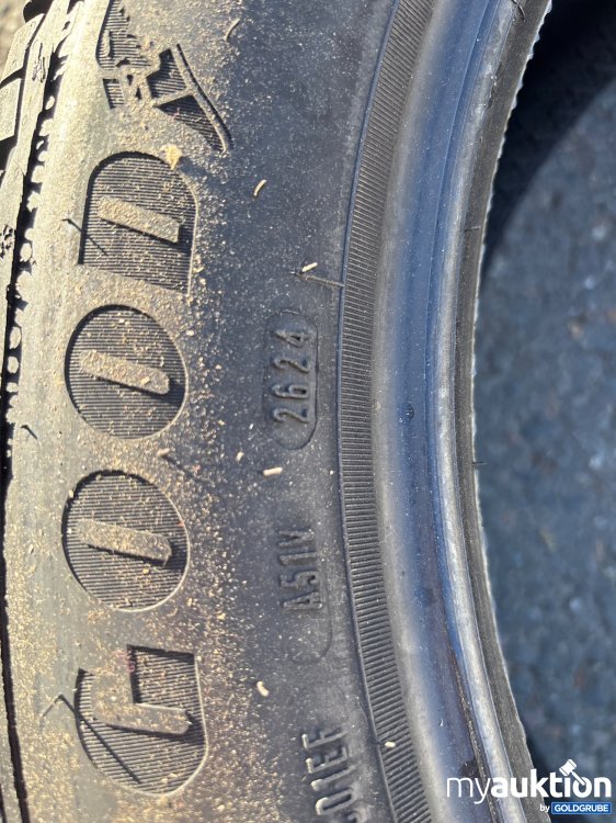 Artikel Nr. 438637: GoodYear Reifen 235/50R19C Vector 4 Seasons