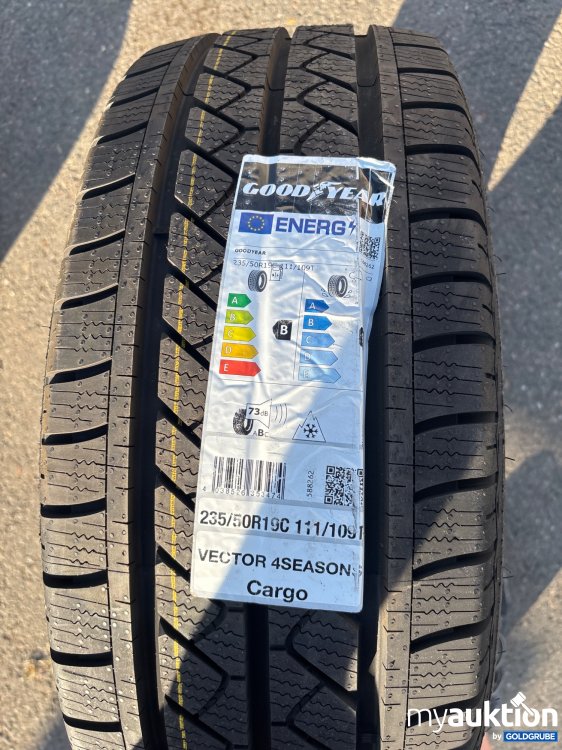 Artikel Nr. 438637: GoodYear Reifen 235/50R19C Vector 4 Seasons