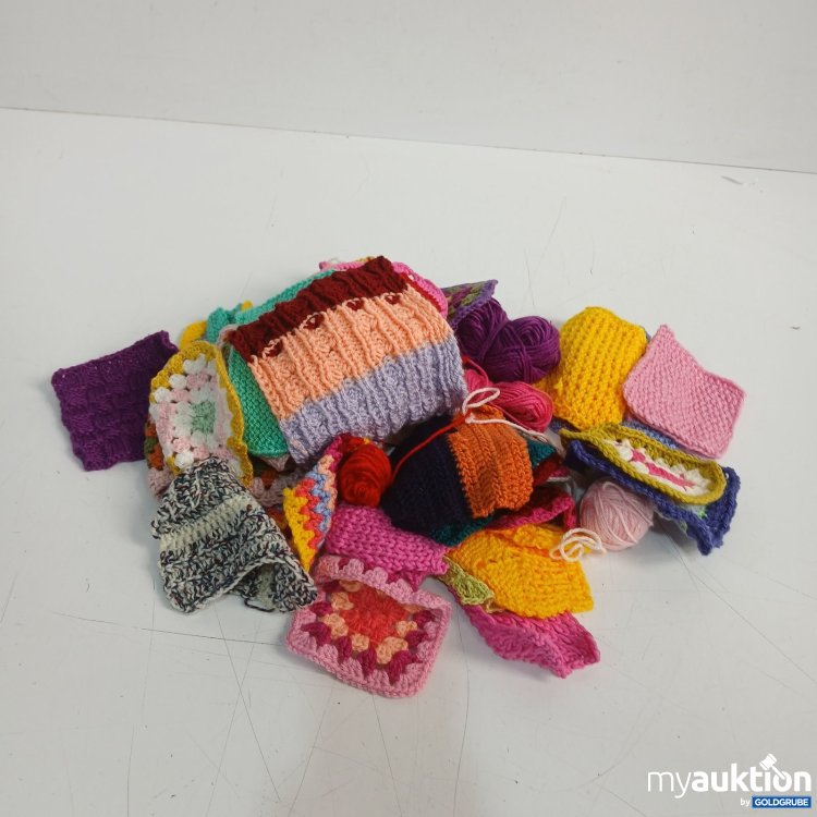 Artikel Nr. 526638: Bunte gehäkelte Wollreste verschiedene Farben