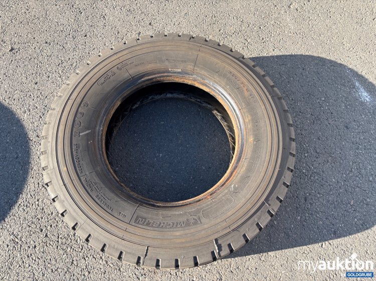 Artikel Nr. 438650: Michelin Reifen 235/75R17.5