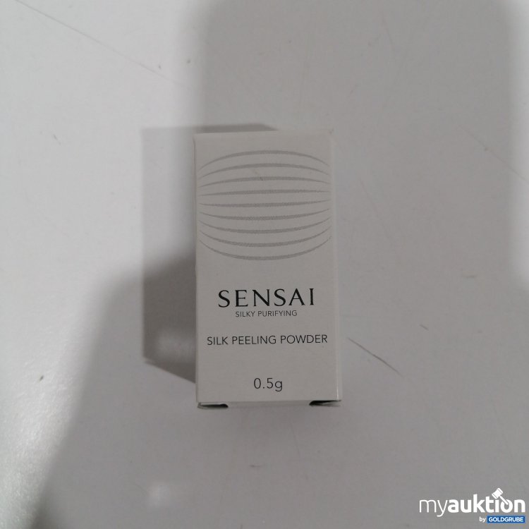 Artikel Nr. 896650 Artikel Nr. 896650: Sensai Silk Peeling Powder 0.5g