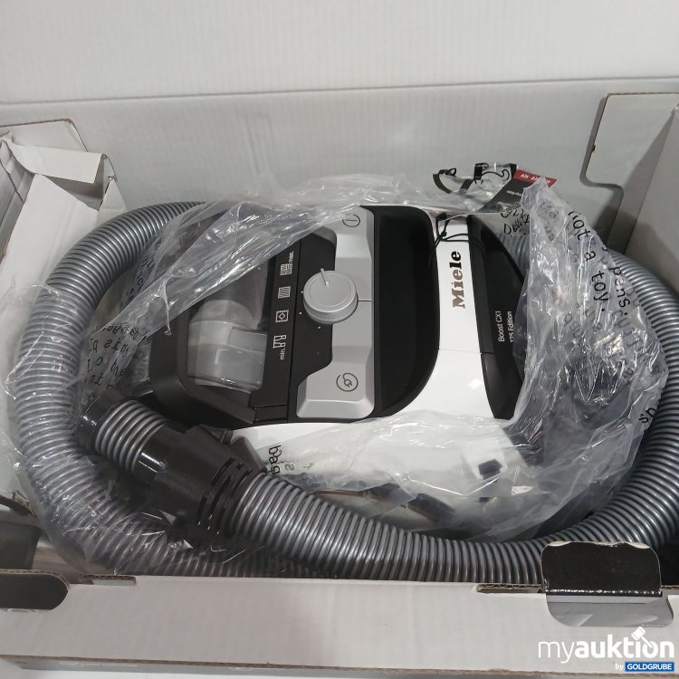 Artikel Nr. 904651 Artikel Nr. 904651: Miele Boost CX1 125 Edition PowerLine SNRF3 Lotosweiß