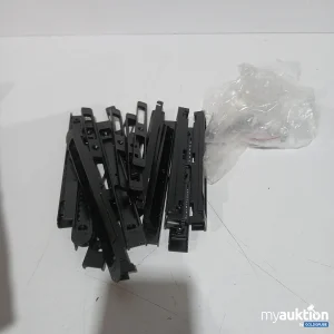 Auktion schwarze Kunststoffhalterungen