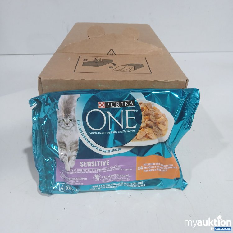 Artikel Nr. 996661 Artikel Nr. 996661: Purina Gourmet sensitive mit Huhn & Karotten 12x(4x85g)