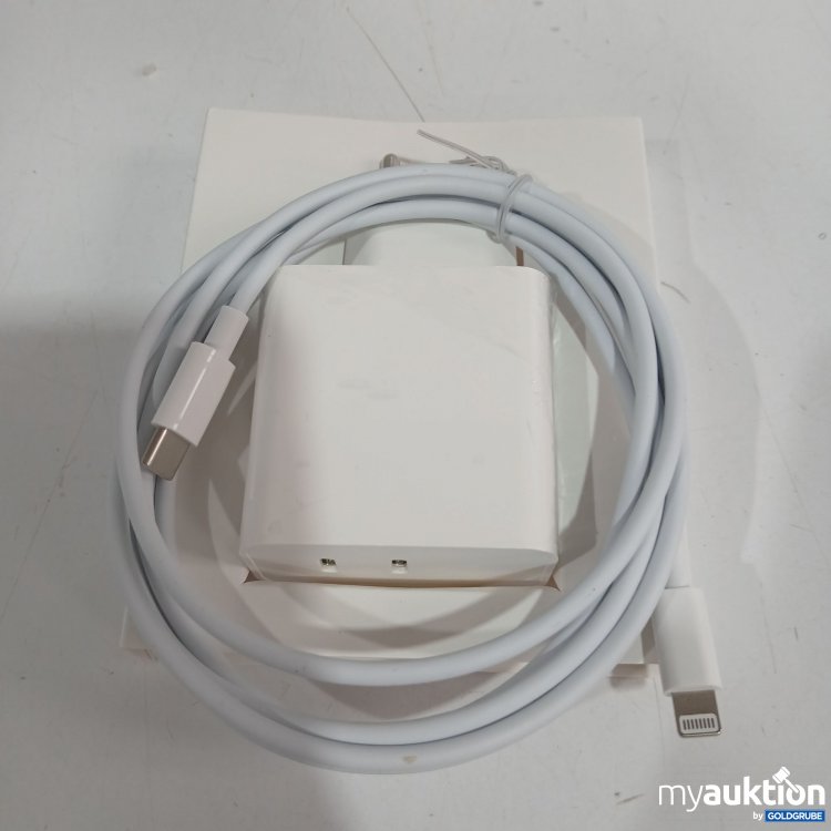 Artikel Nr. 906665 Artikel Nr. 906665: Premium Power Adapter iPhone Schnellladegerät