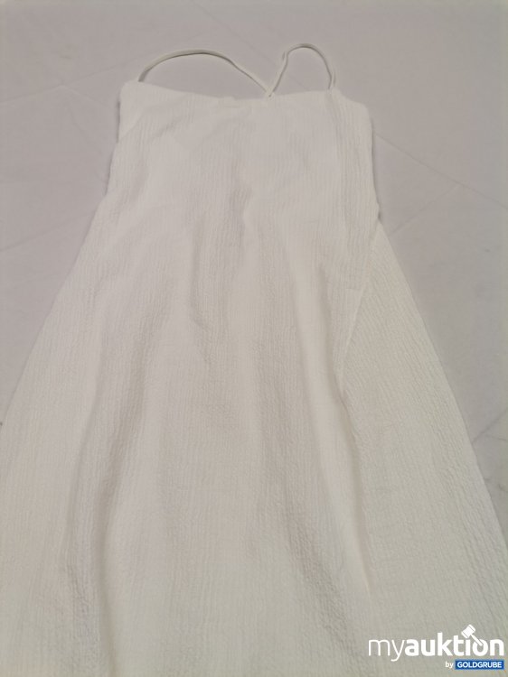 Artikel Nr. 837670: Bershka Trägerkleid 