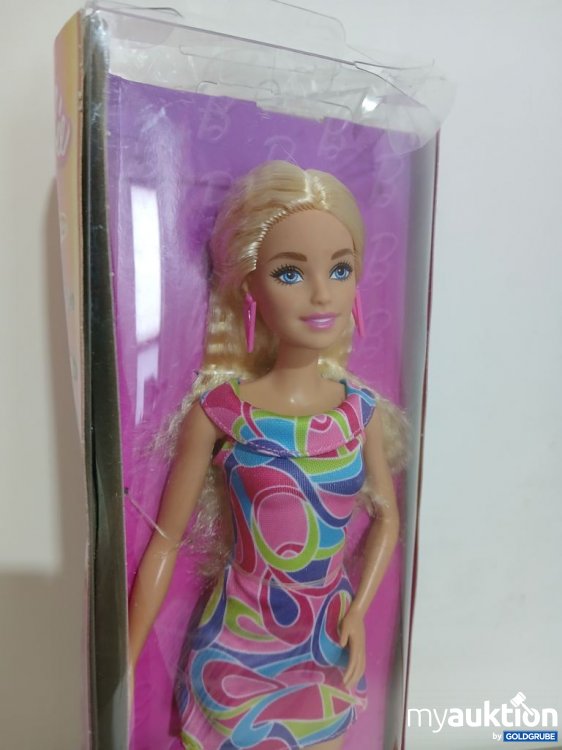 Artikel Nr. 933680: Barbie Puppe mit buntem Kleid