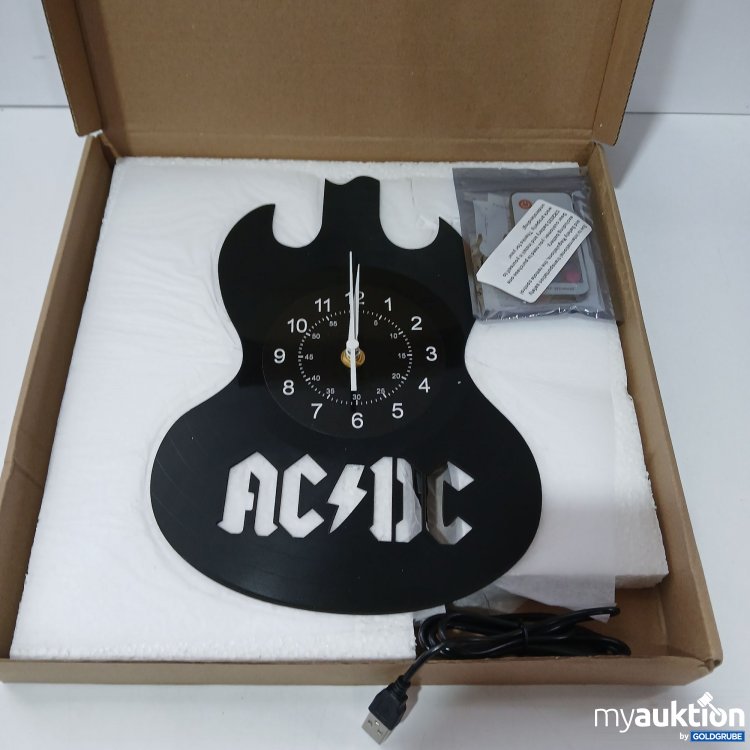 Artikel Nr. 853688 Artikel Nr. 853688: AC/DC Wanduhr mit LED Licht