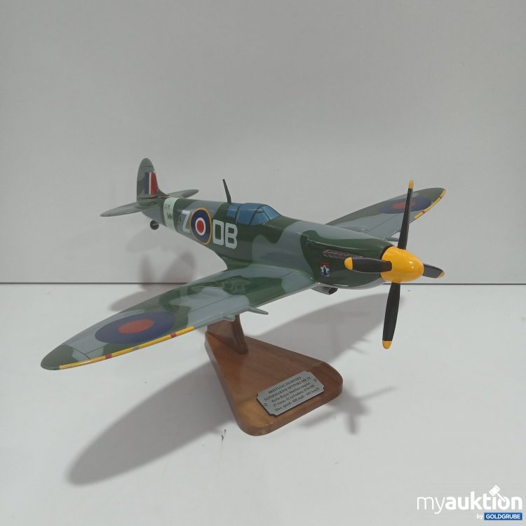 Artikel Nr. 857688: Breitiling Fighters Supermarine Spitfire MK IX Plane Model 