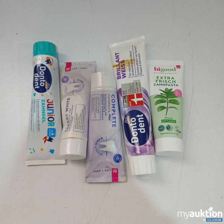 Artikel Nr. 953693: Div. Sorten Zahnpasta 75 ml 3 stück. 1 st 125ml. 1 stk 100ml