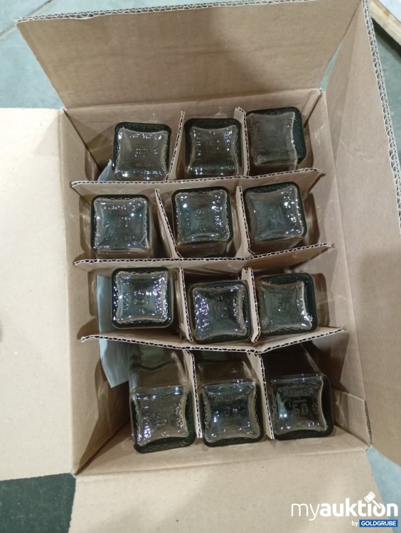 Artikel Nr. 469710 Artikel Nr. 469710: Glasflasche quadratisch mit Schraubverschluss