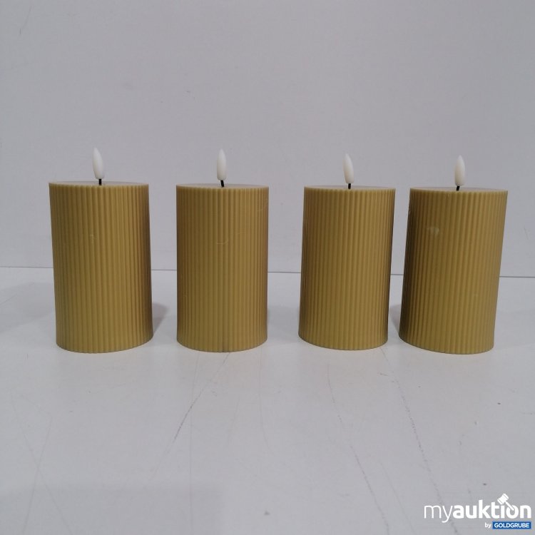 Artikel Nr. 832714 Artikel Nr. 832714: Weltbild LED Kerzen 4 Stk. 12.5 x 7.5 cm Goldfarben