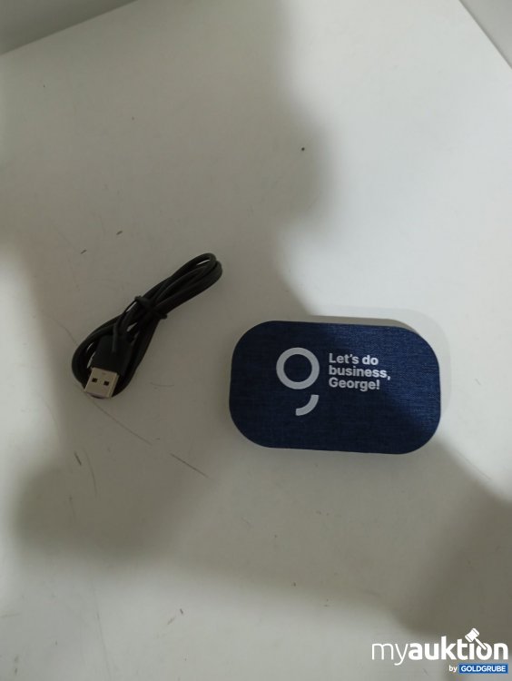 Artikel Nr. 469733 Artikel Nr. 469733: Ladegerät mit USB-Kabel