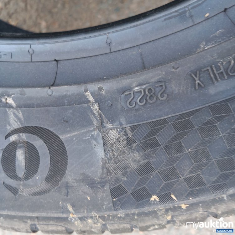 Artikel Nr. 520733 Artikel Nr. 520733: Continental Ultra Contact, 215/55 R 16 93 V