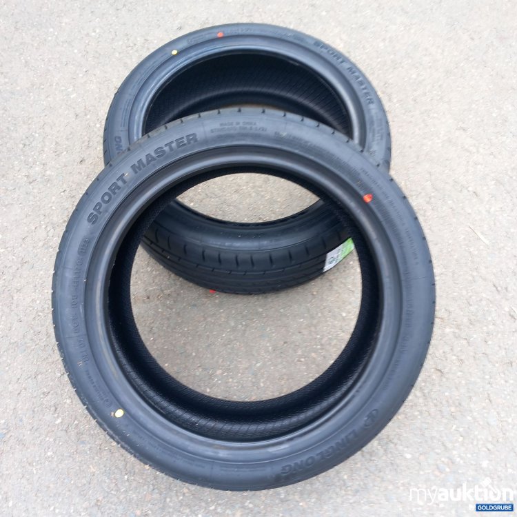 Artikel Nr. 520733 Artikel Nr. 520733: Continental Ultra Contact, 215/55 R 16 93 V