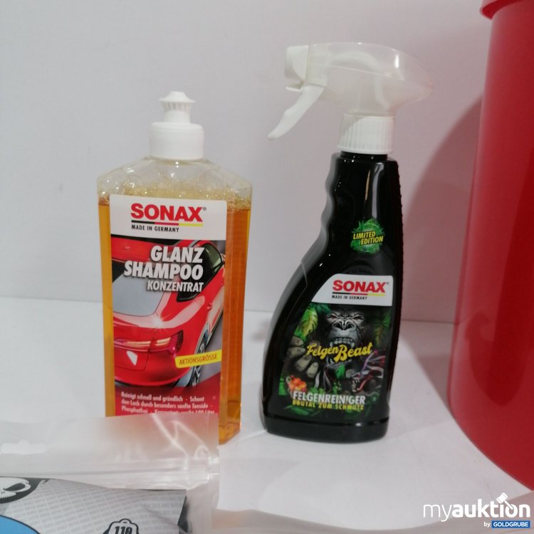 Artikel Nr. 832743 Artikel Nr. 832743: Eimer mit Deckel 2x Sonax Produkte und 2x Tücher