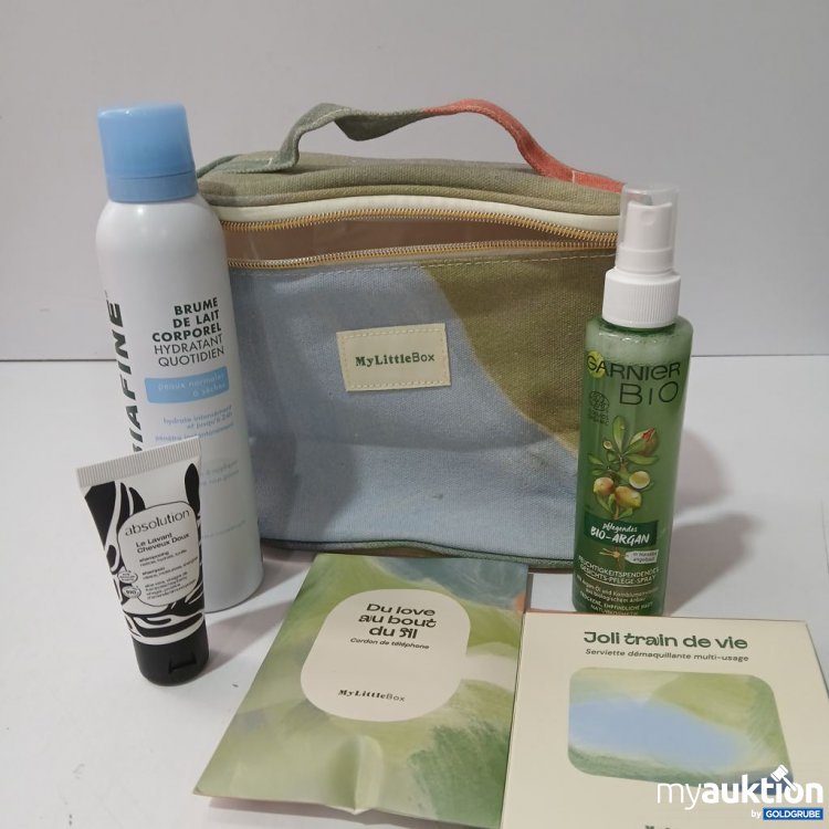 Artikel Nr. 918754: MyLittleBox Kosmetiktasche mit Pflegeprodukten