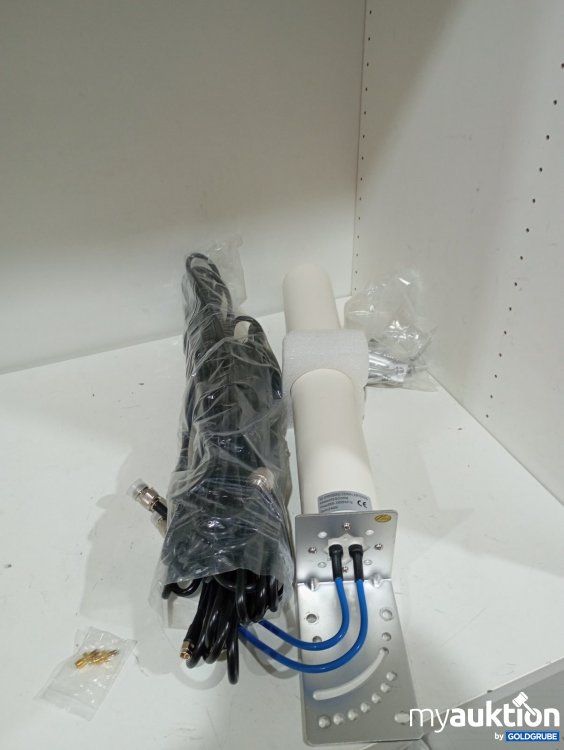 Artikel Nr. 469757 Artikel Nr. 469757: 5 g Omnidirectional Antenne 3500 MHz mit Kabel und Halterung