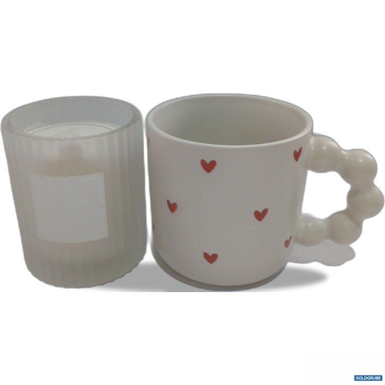 Artikel Nr. 997769 Artikel Nr. 997769: Kaffeetasse mit Herzen + Duftkerze mint&lime