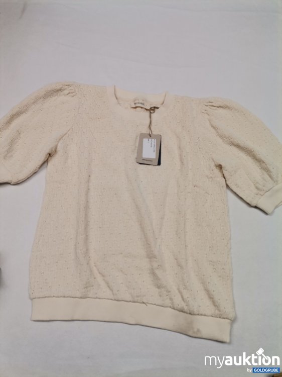 Artikel Nr. 669779 Artikel Nr. 669779: Twothirds Pullover verschmutzt