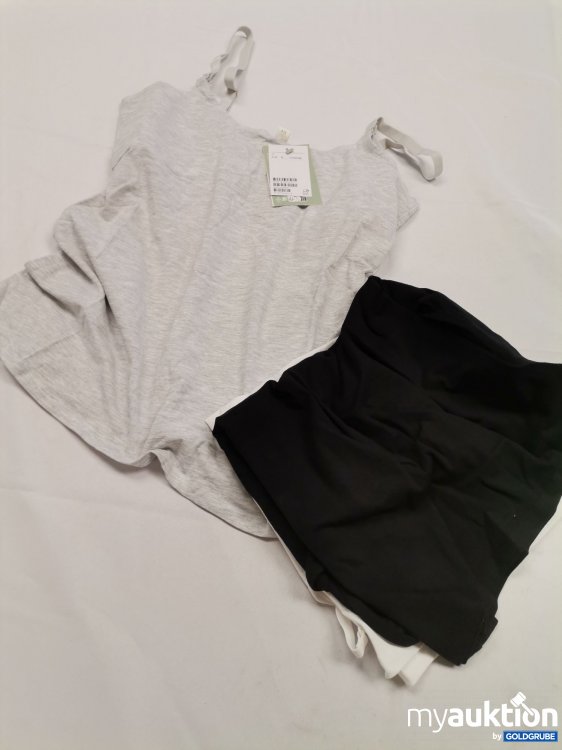 Artikel Nr. 842779 Artikel Nr. 842779: H&M Mama Tops