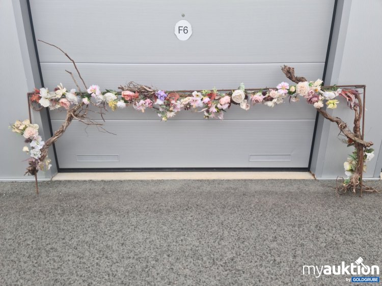 Artikel Nr. 934779 Artikel Nr. 934779: Stahlbogen mit Blumen verziert