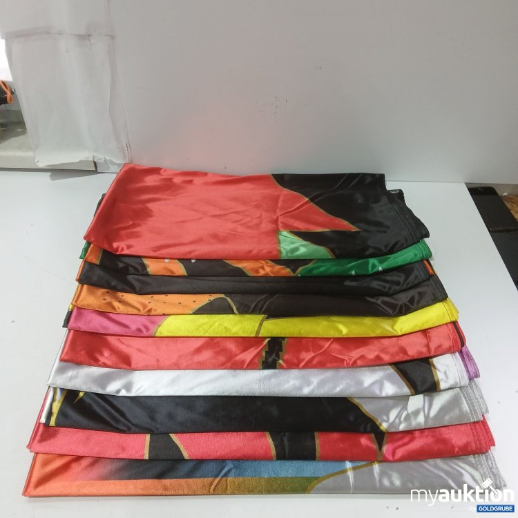 Artikel Nr. 976780 Artikel Nr. 976780: Diverse Banner mit Verschiedenen Farben&Mustern 10Stk, inkl. Karabiner, ca 214×117cm
