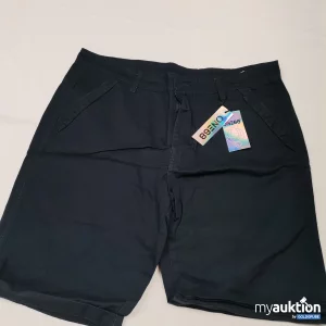 Auktion One 68 Shorts 