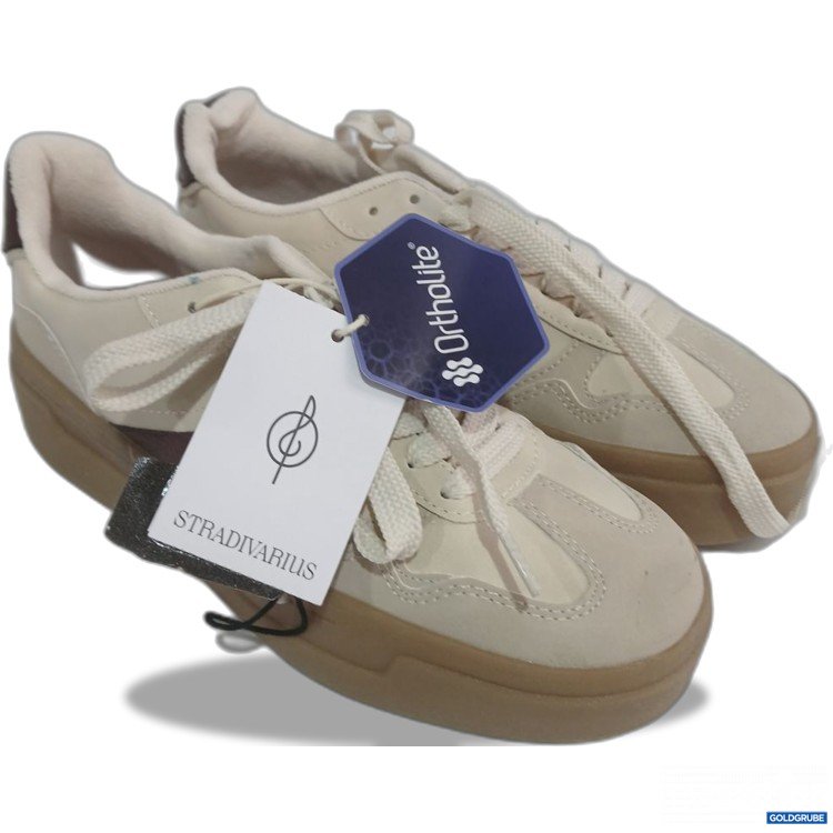 Artikel Nr. 991791 Artikel Nr. 991791: Stradivarius Sneaker