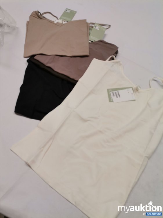Artikel Nr. 879793 Artikel Nr. 879793: H&M Tops