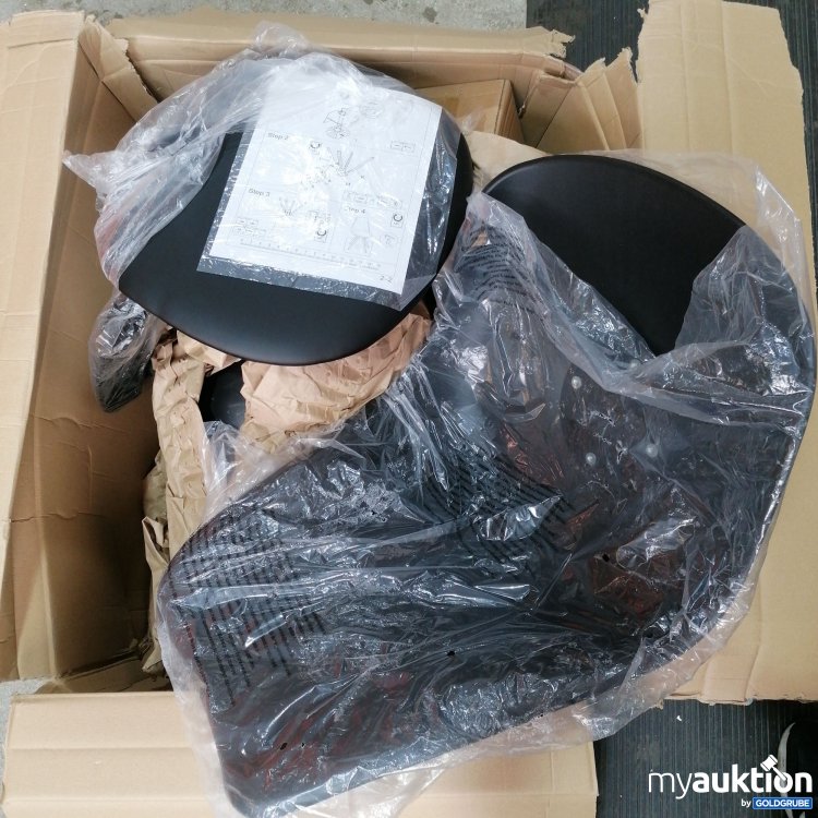 Artikel Nr. 832796: Mömax 2x Stühle mit Lederoptik Polster schwarz mit Holzbeinen