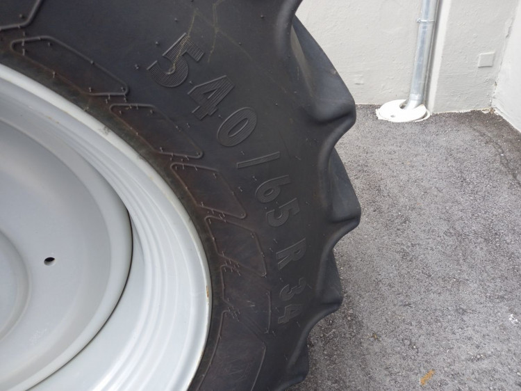 Artikel Nr. 338801: Massey Ferguson MF 5611 Dyna-4 Essential