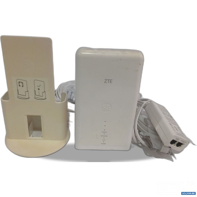 Artikel Nr. 991806: ZTE WLAN Router 5G mit Wandhalterung und Kabeln 