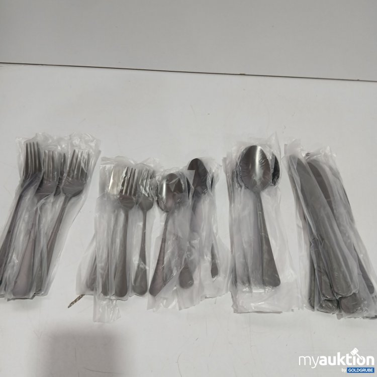 Artikel Nr. 955807: Diverses Besteckset je 12 Stk Gabel kleine Gable Butter Messer Kleiner Löffel größer Löffel 