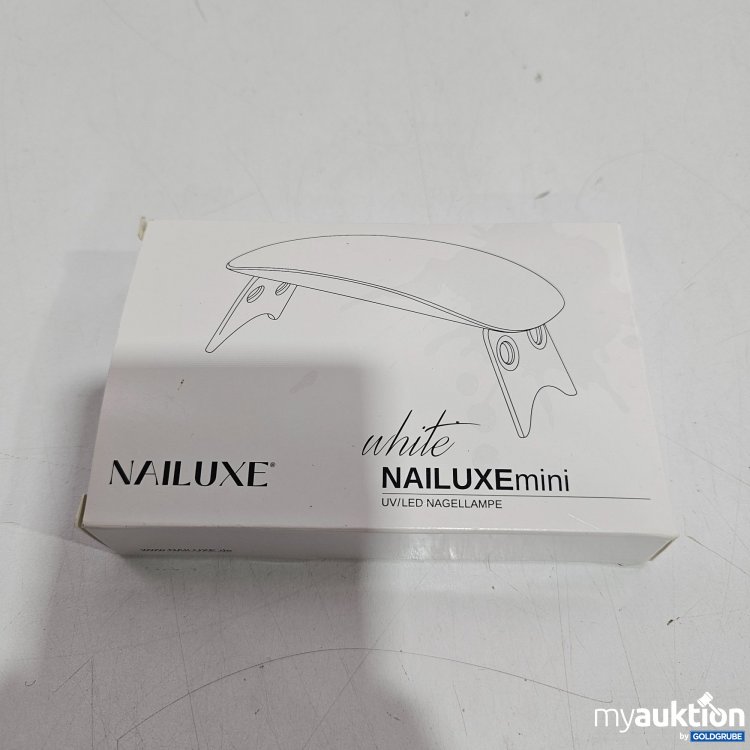 Artikel Nr. 821812 Artikel Nr. 821812: Nailuxe Mini UV/LED Nagellampe