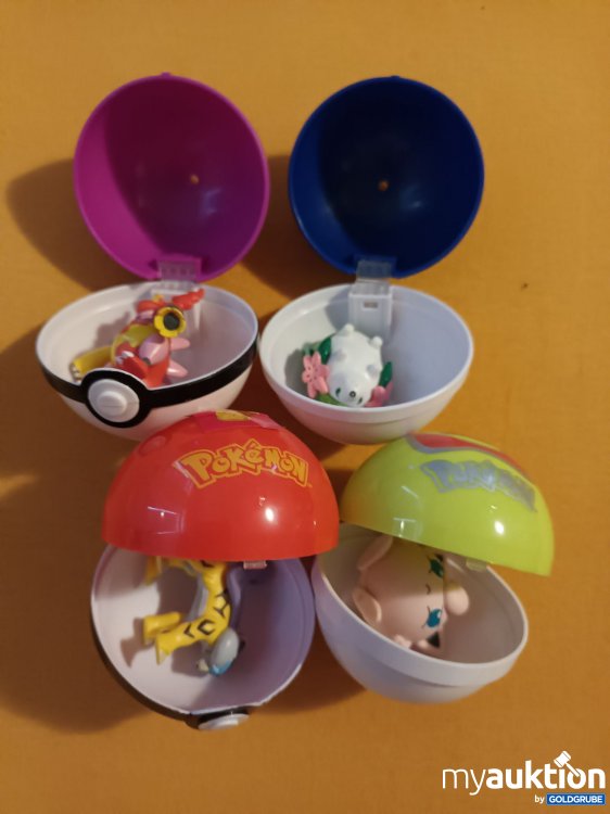 Artikel Nr. 906827: Von 2009, Vier Pokemon Bälle mit Sammelfiguren