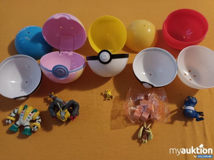 Artikel Nr. 906831: 5 Pokemon Bälle mit Figuren 