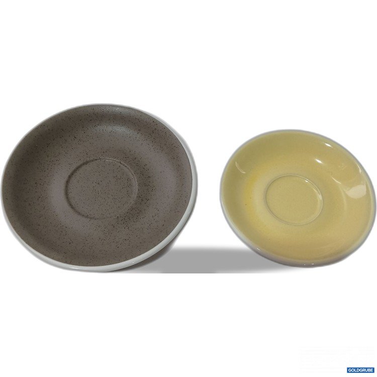 Artikel Nr. 976833: Loveramics Pozellan Untertassen, ca 14,5cm Durchmesser & ca 11,5cm Durchmesser 