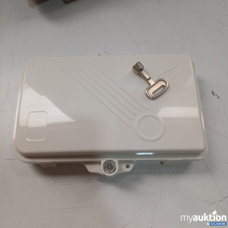 Artikel Nr. 996835 Artikel Nr. 996835: NBG LWL-DB60-MT-BSR-6AK WT Fiber Optic Distribution Box