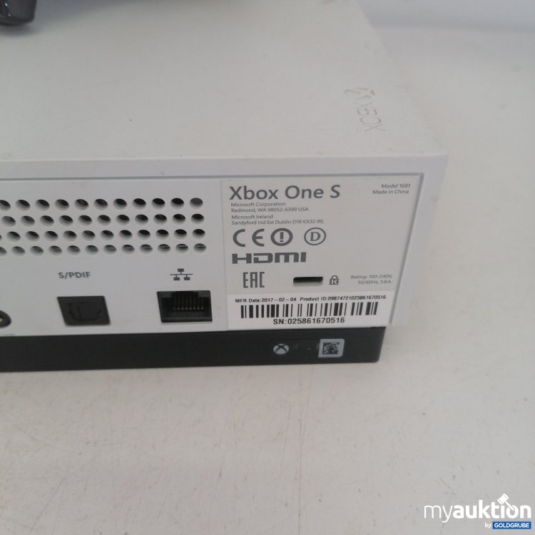 Artikel Nr. 717841: Xbox One S mit Controller 