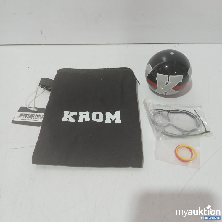Artikel Nr. 995844 Artikel Nr. 995844: Krom Kendama-Ball schwarz mit "Krom" Aufschrift