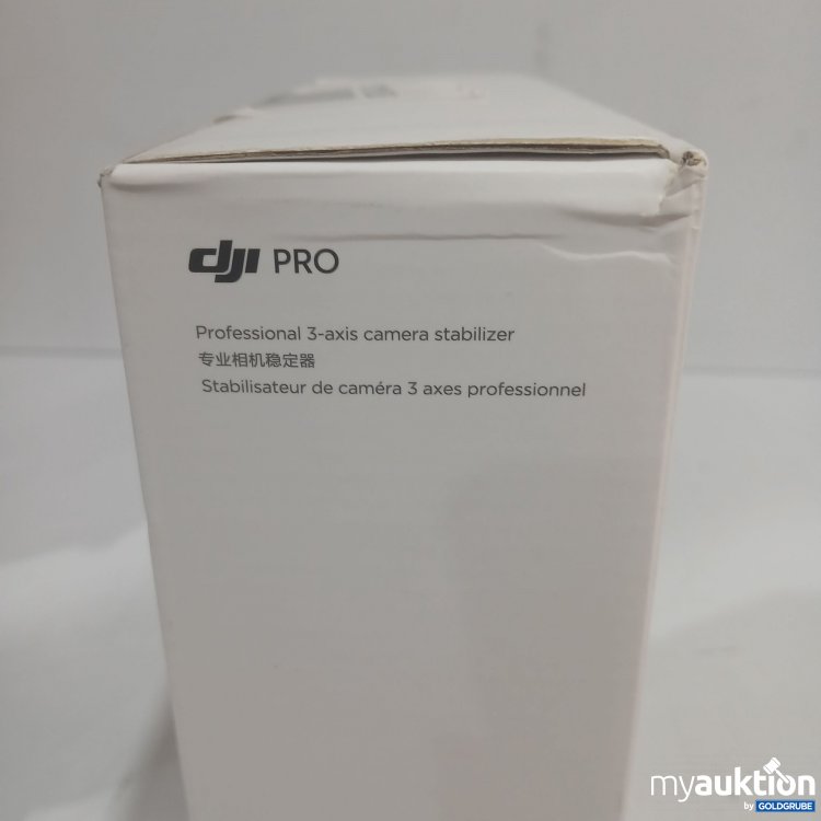 Artikel Nr. 998854 Artikel Nr. 998854: Dji RS3 Professional 3-axis camera stabilizer
