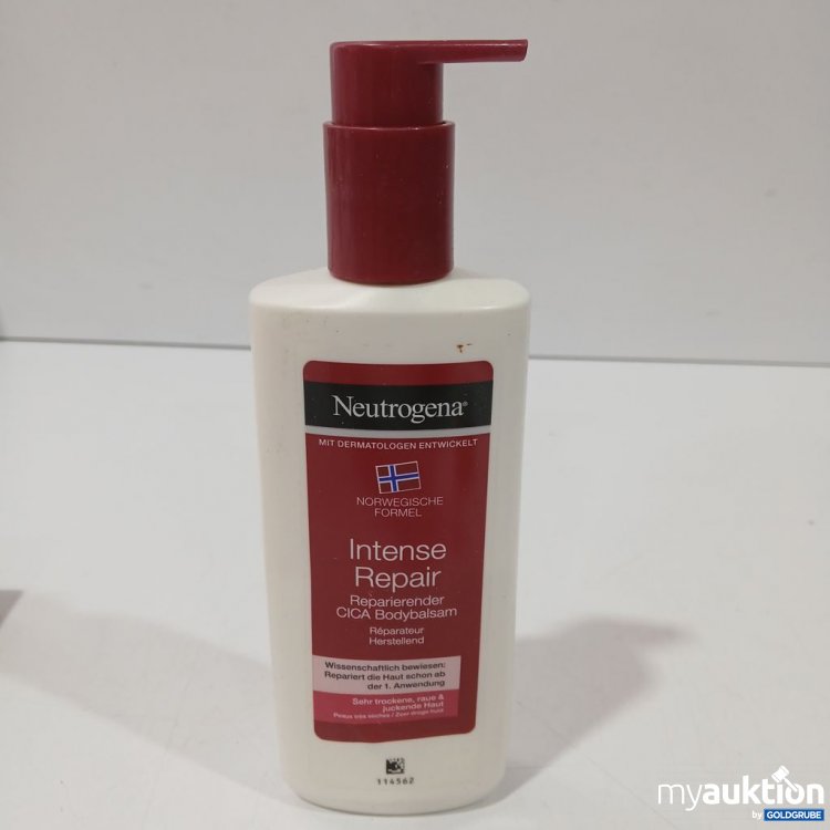 Artikel Nr. 918860: Neutrogena Intense Repair Reparierender CICA Bodybalsam 250 ml