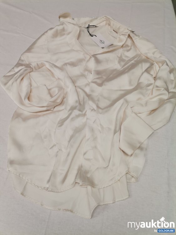 Artikel Nr. 696867 Artikel Nr. 696867: Stradivarius Satin Bluse